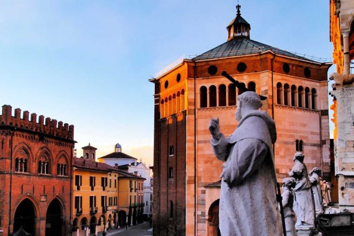 Parchi e giardini di Cremona in una giornata soleggiata