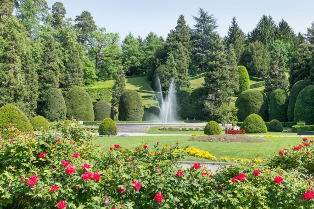 Giardini Estensi di Varese con fontane e aiuole fiorite